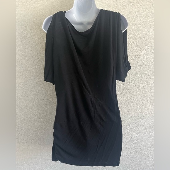 2/$30 Wet Seal Cold Shoulder Top - Picture 6 of 8
